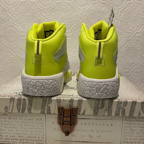 Fila Jamal Mashburn Safety Yellow/White Women’s size 7.5 Brand New - Picture 3 of 9